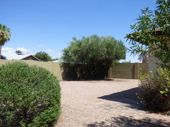 2060 E Marilyn Ave P1040374_07272017