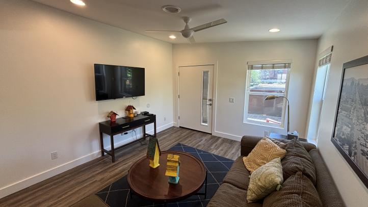 706 E Whitton Ave Apt C IMG_2737_03112026