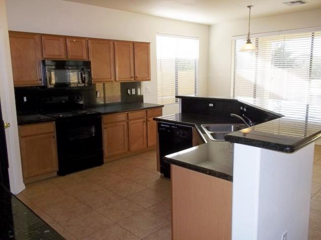 5633 W Carson RD Gourmet Kitchen 2_10022014
