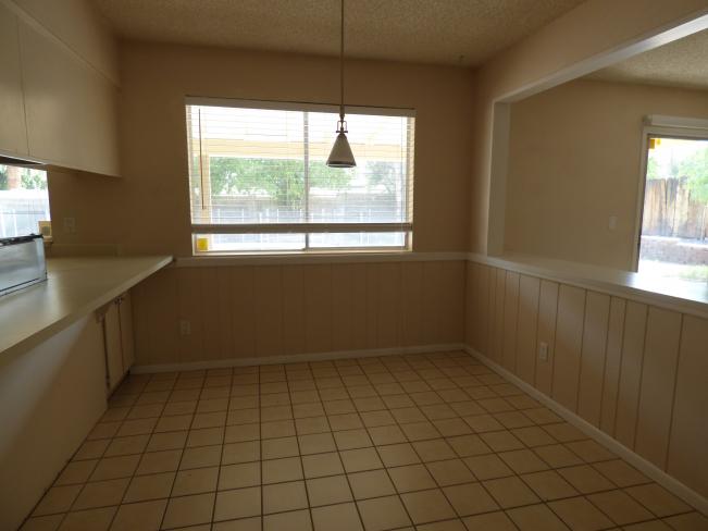 2423 E Beryl AVE P1040620_09082017