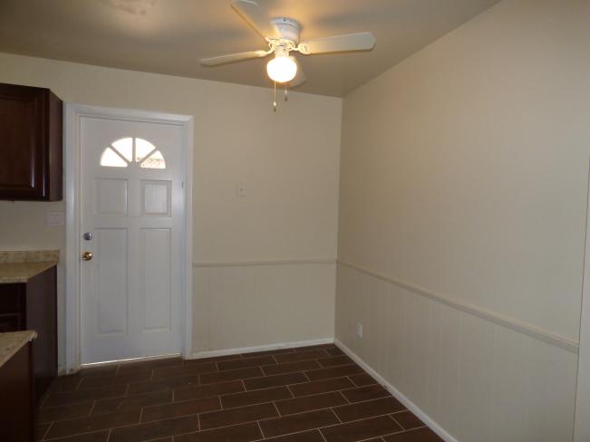 3613 E Earll Dr b3 (eat-in)_11122020