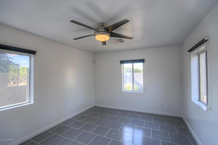 502 E Osborn Rd Pic (12)_12202018