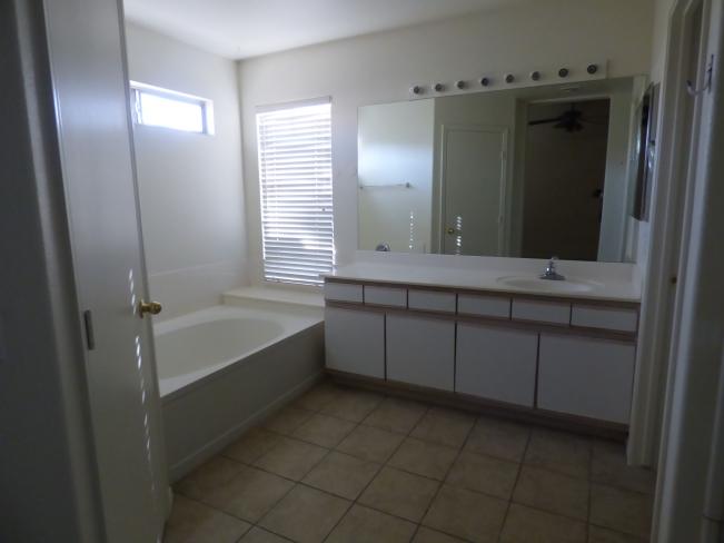 9009 W Holly ST 2016-03-17 16_03232016