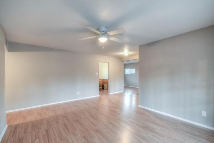 4814 E Avalon DR Living Room (3)-SMALL_10212016