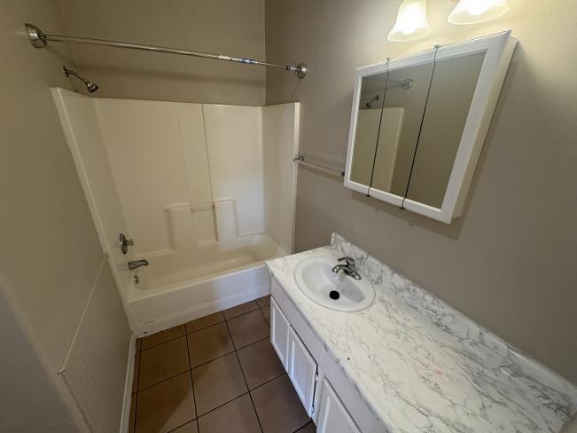 1062 N 27th ST IMG_3866_11102025