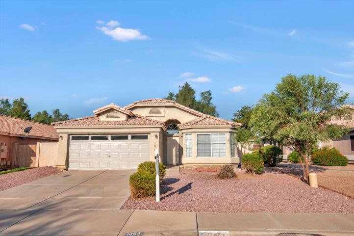 1454 S Oak St 1454 S Oak St Gilbert AZ 85233-large-002-005-DLB 7422-1500x1000-72dpi_09212020