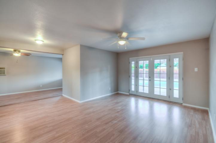 4814 E Avalon DR Living Room (2)-SMALL_10212016