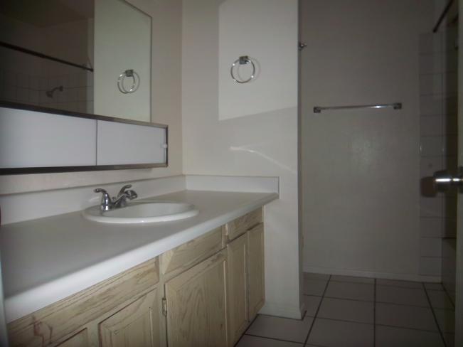 6410 W Lamar RD Bathroom