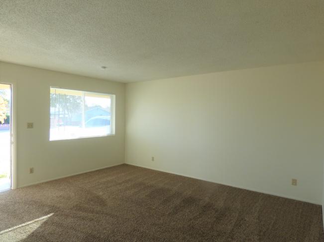 3612 W Colter ST d1 (Lv Rm)_11122019