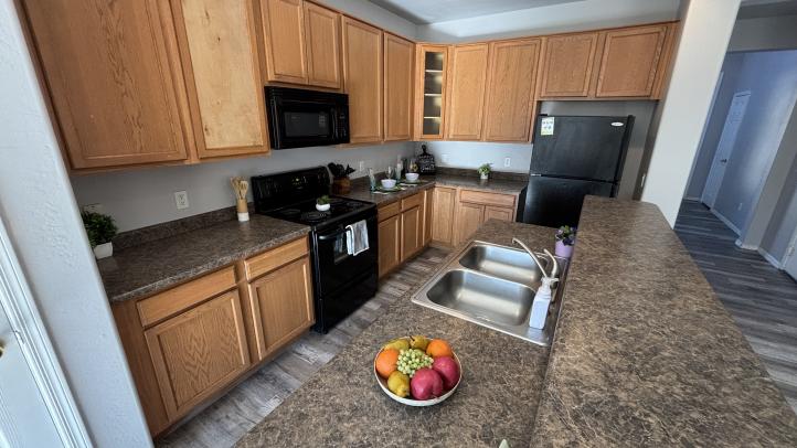 14719 W Poinsettia DR IMG_2053_12112025