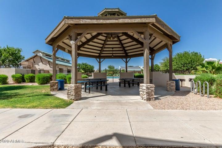 173 E Cheyenne RD 5_10202023