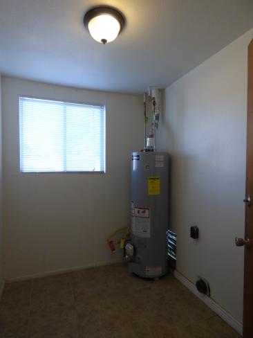 3612 W Colter ST x (inside laundry)_11122019