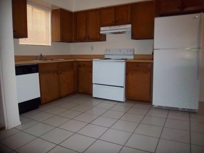 6410 W Lamar RD Kitchen