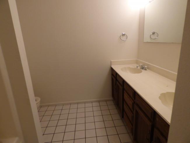 509 E Colgate DR P1030382_08152016 509 E Colgate DR P1030382_08152016