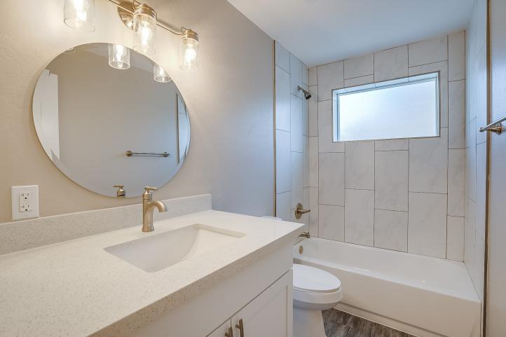 211 S Doran Doran-23_07112019