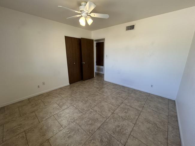 1302 W 13th ST IMG_5369_10162025 1302 W 13th ST IMG_5369_10162025