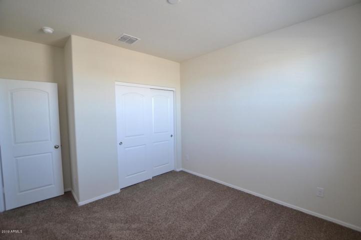 30915 W Amelia AVE Pic (4)_11202019
