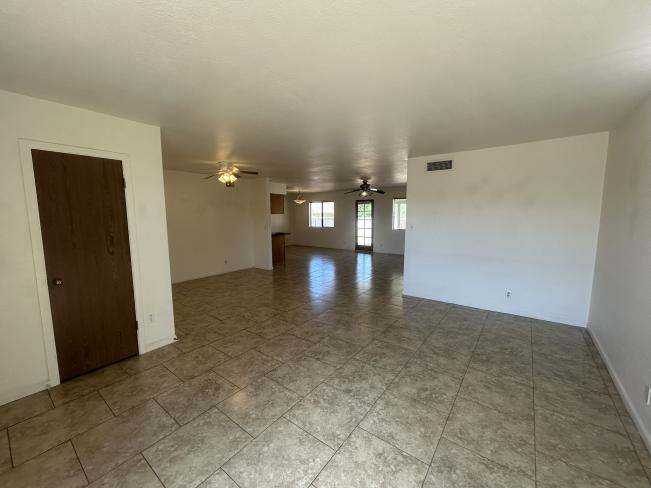 1302 W 13th ST IMG_5361_10162025 1302 W 13th ST IMG_5361_10162025