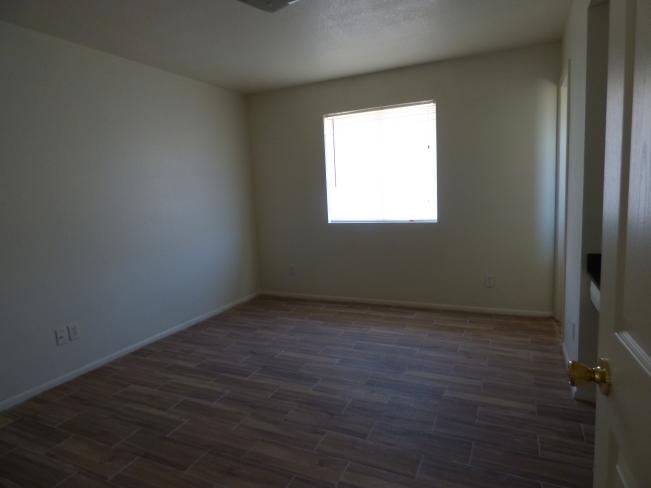 9024 W Roma Ave P1030890_02272017