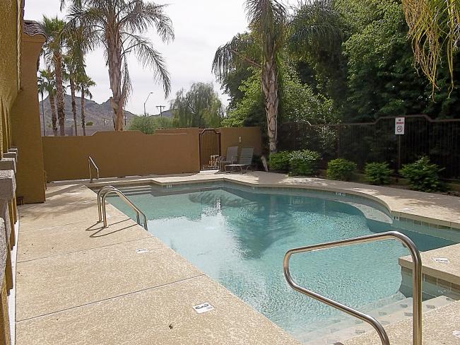 1702 E Bell RD 1702 E_10062014