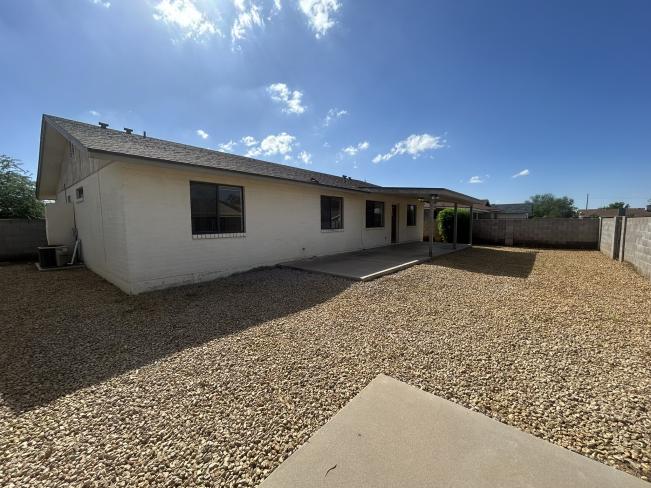 1302 W 13th ST IMG_5377_10162025 1302 W 13th ST IMG_5377_10162025