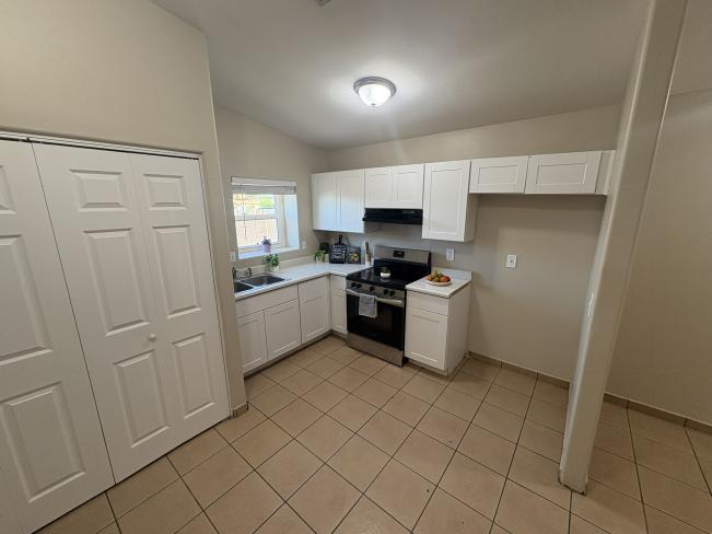 1062 N 27th ST IMG_3859_11102025