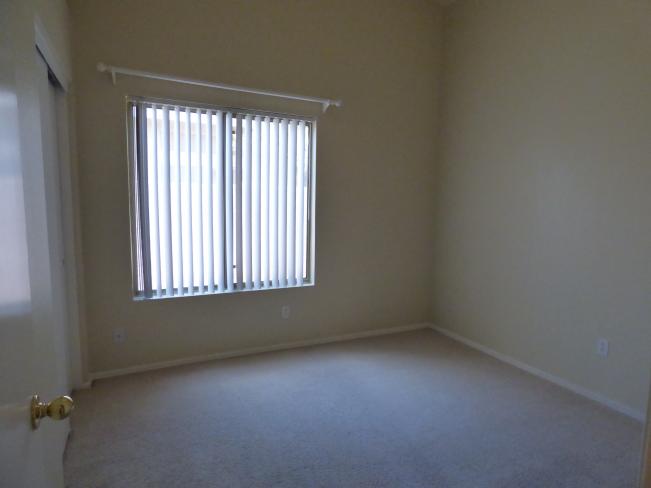 1212 W Oriole WAY P1030739_11252016