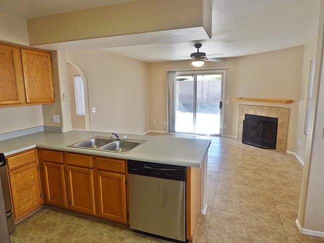 3110 E Cottonwood LN P1010586_08312015