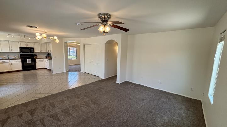 624 W Mesquite Tree Ln IMG_3642_07112026 624 W Mesquite Tree Ln IMG_3642_07112026