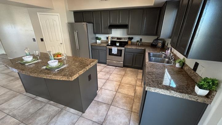 3250 W Greenway RD IMG_2688_02242026