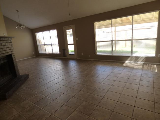3818 W Harrison ST P1020825_05012016
