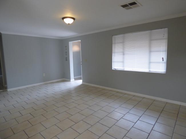 8021 N 14Th Pl P1030652_10242016
