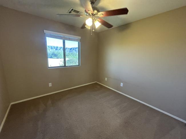 8623 S 40th DR IMG_5401_10162025 8623 S 40th DR IMG_5401_10162025