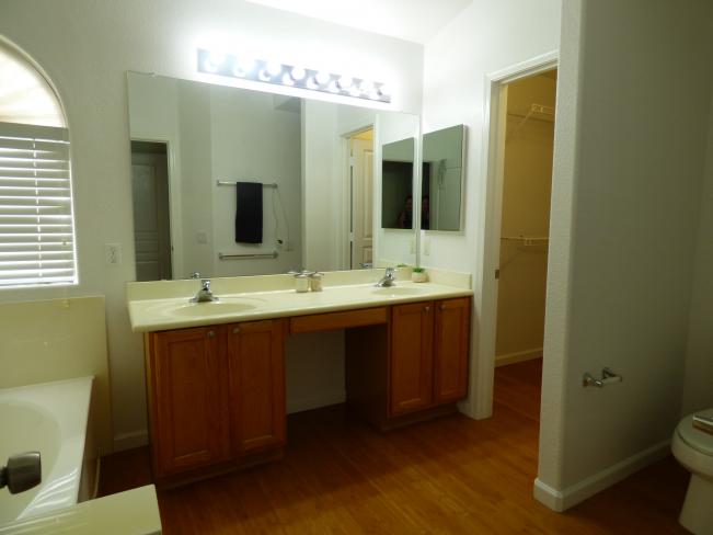 3023 E Captain Dreyfus AVE P1170683_08082023