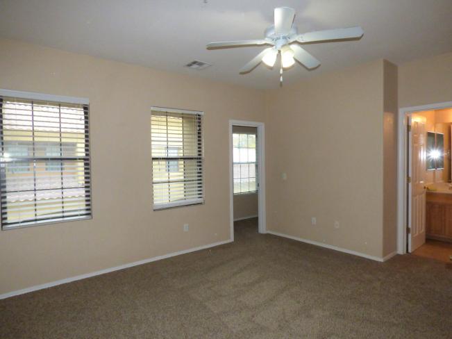 1702 E Bell RD c11_01102020