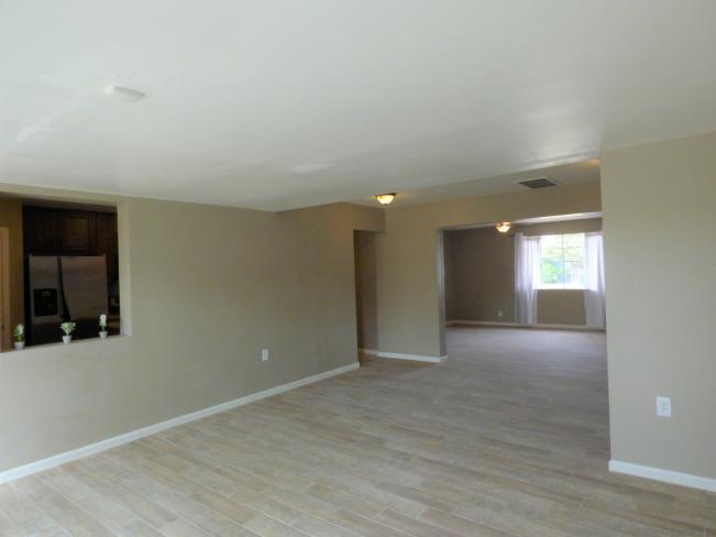 1749 E Medlock DR d8_09212020