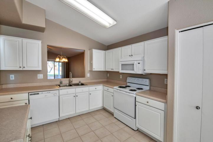 1454 S Oak St 1454 S Oak St Gilbert AZ 85233-large-007-009-DLB 7425-1500x1000-72dpi_09212020