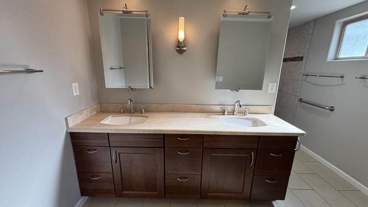 8625 E Valley View RD IMG_2104_12172025