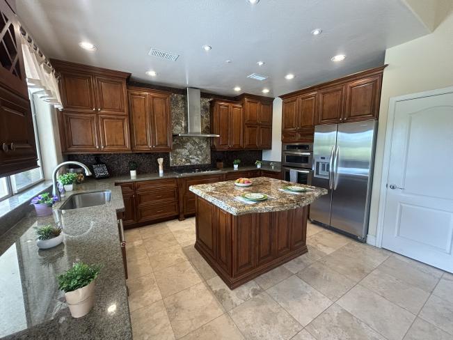 7215 E Whistling Wind WAY IMG_5210_10092025