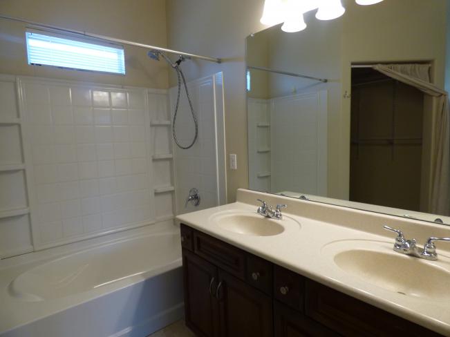 1920 E Bell RD P1170378_06062023