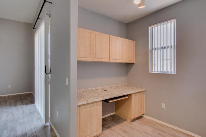 20801 N 90th PL Built-In Work Station_09062018 20801 N 90th PL Built-In Work Station_09062018