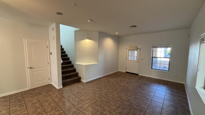 1833 E Hartford AVE IMG_2630_02202026