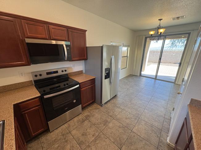7709 S 63rd Dr IMG_3683_11042025