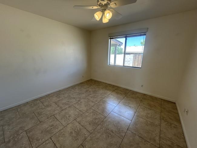 1302 W 13th ST IMG_5368_10162025 1302 W 13th ST IMG_5368_10162025