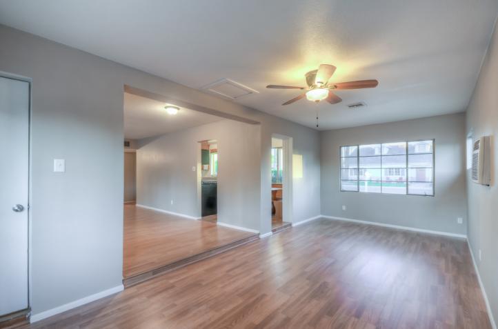 4814 E Avalon DR Family Room (2)-SMALL_10212016