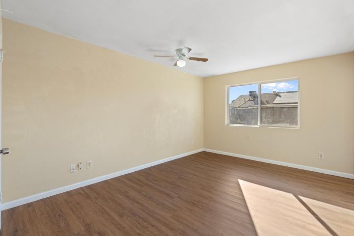 4043 W Sweetwater AVE 15-web-or-mls-DSC02289_02192025