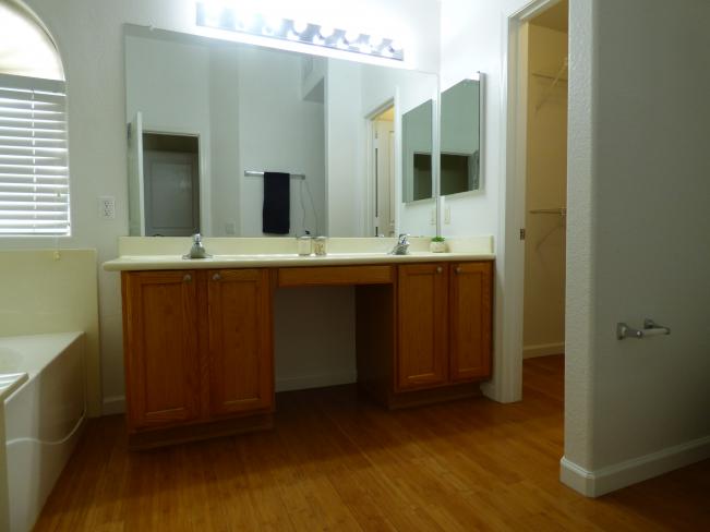 3023 E Captain Dreyfus AVE P1170691_08082023