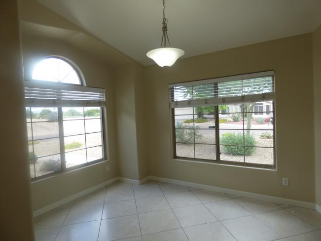 503 W Grovers Ave P1060425_11092018