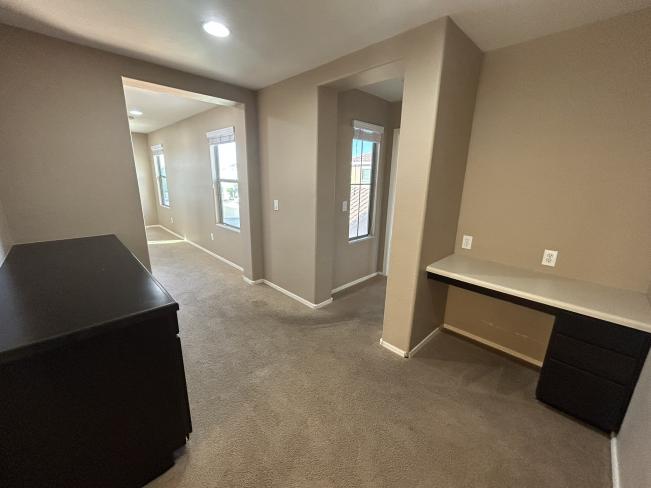 8623 S 40th DR IMG_5400_10162025 8623 S 40th DR IMG_5400_10162025