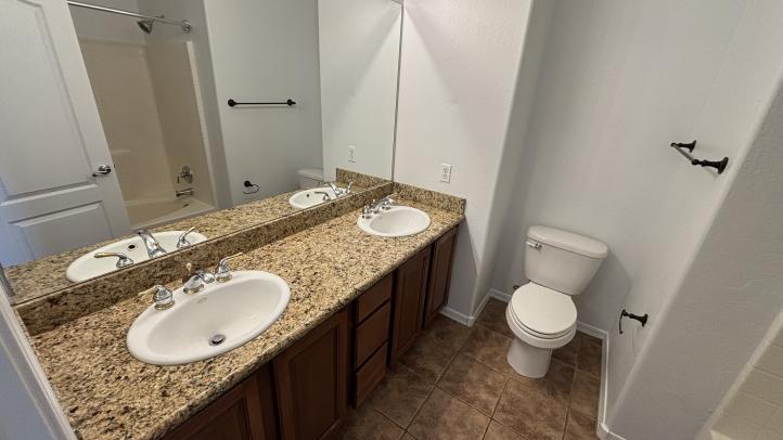 1833 E Hartford AVE IMG_2645_02202026